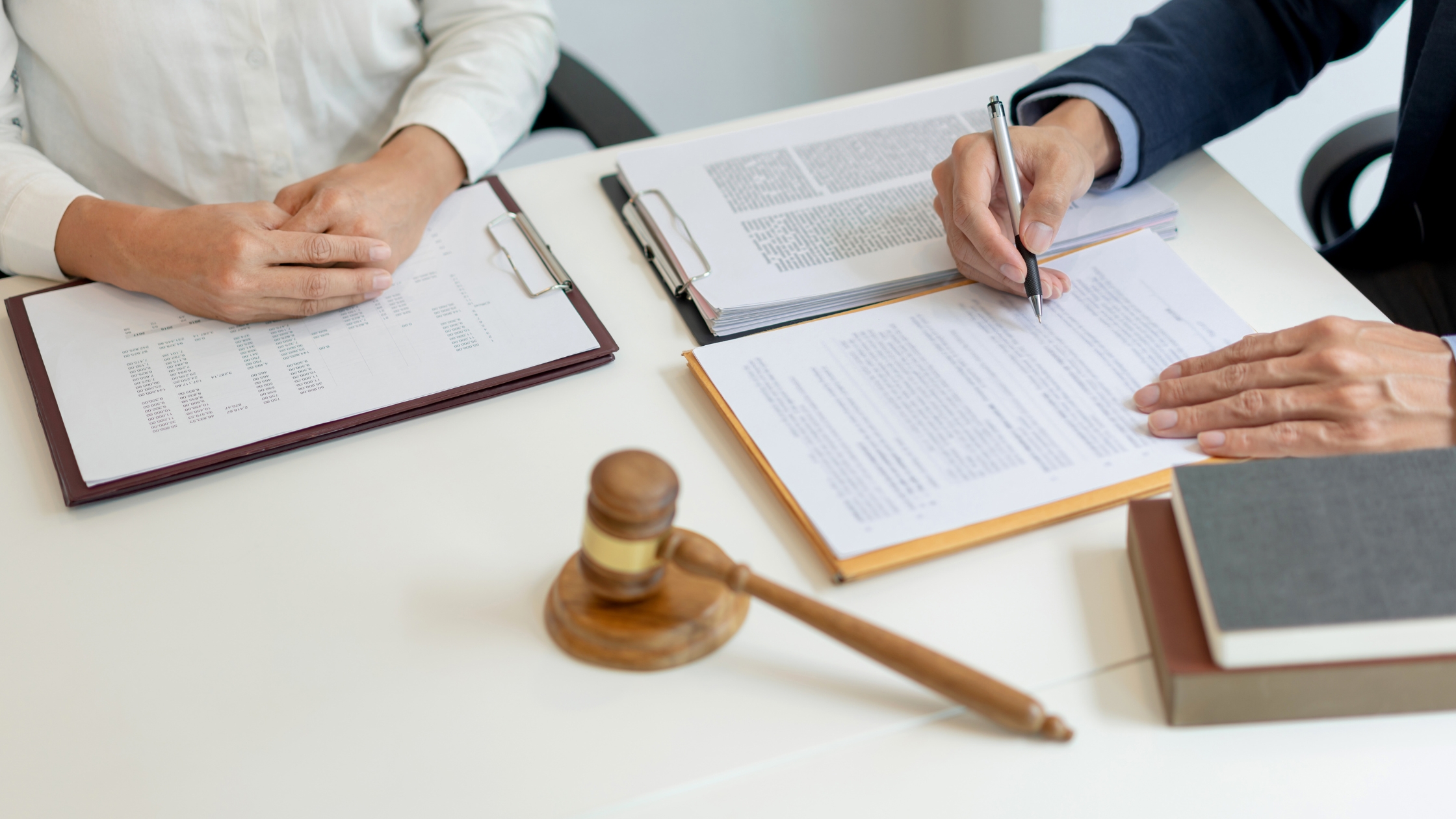 The Benefits of Outsourcing Legal Documentation Services for Small Businesses
